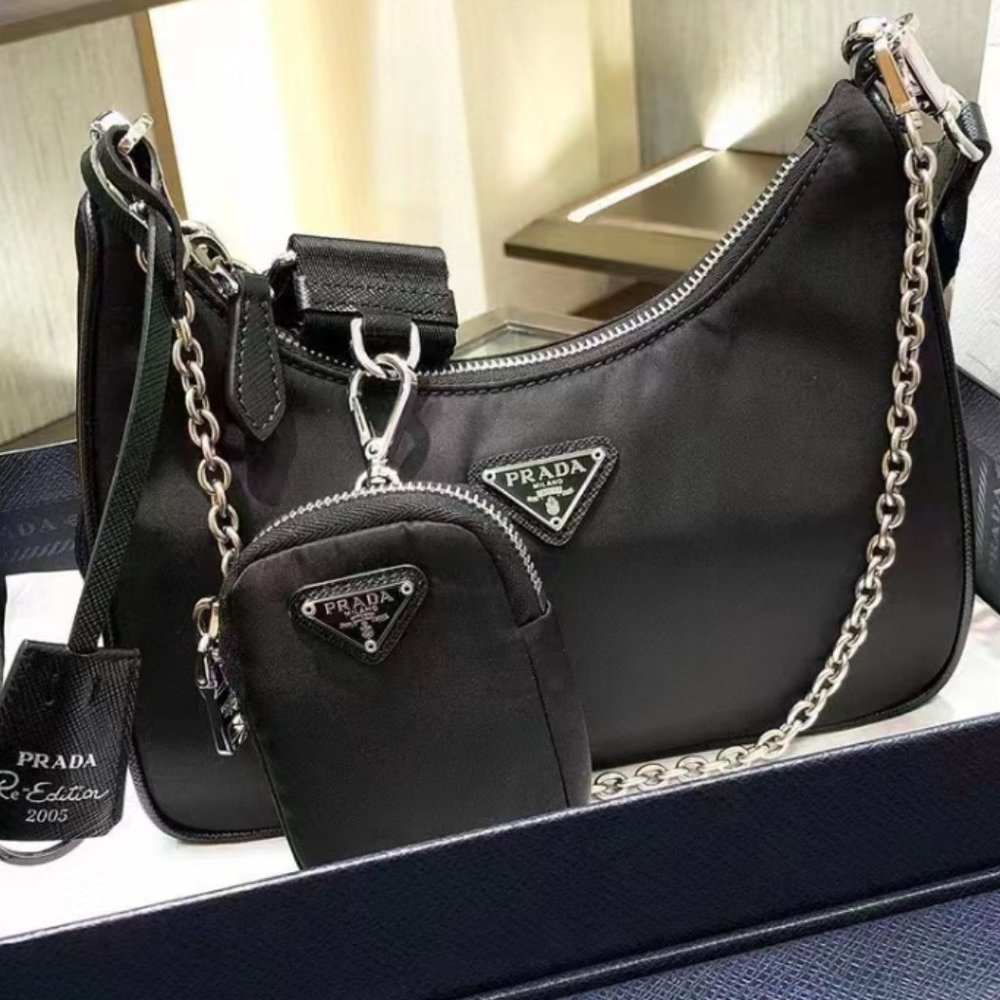 Prada RE-EDITION 2005 HOBO underarms bag wave dot three-in-one nylon bag
